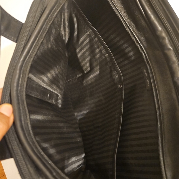 TUMI Alpha Black Leather Laptop Business Commuter Bag 9601D3 - Picture 11 of 14